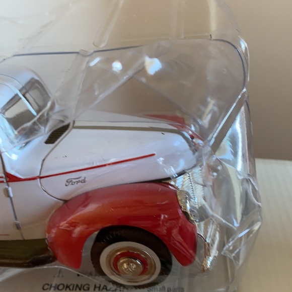 Vintage Golden wheels die cast Pepsi 1:24 Ford 1940 reproduction delivery truck - Picture 7 of 11